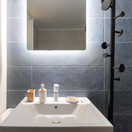 Retro-modern Echoes Apartment