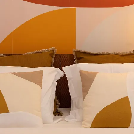 Apartment Retro-modern Echoes Athens