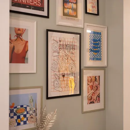 Apartment Retro-modern Echoes Athens