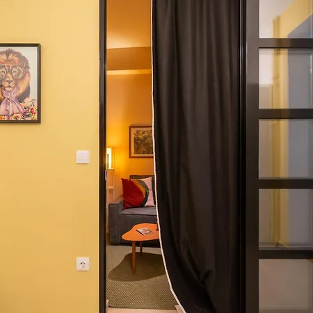Retro-modern Echoes Apartment *